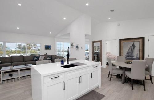 Sexton Cove Estates House | Key Largo Waterfront Paradise! 90 ft. dock, Bikes, Kayaks, and More!