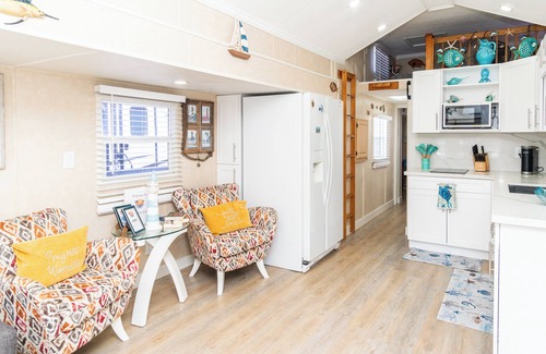 Key Largo Cottage | Key Largo Waterfront Paradise w/Kayaks, Private Dock & BBQ