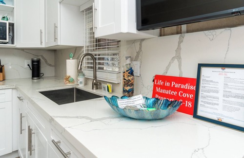 Key Largo Cottage | Key Largo Waterfront Paradise w/Kayaks, Private Dock & BBQ
