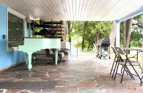 Monticello House | Key Lime Resorts - Unit #4 Cheeseburger in Paradise