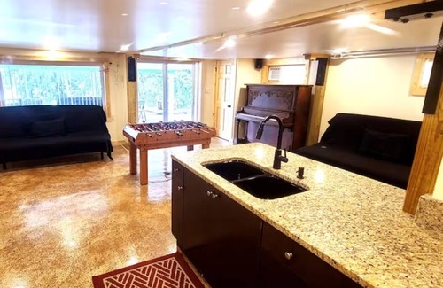 Monticello House | Key Lime Resorts - Unit #4 Cheeseburger in Paradise