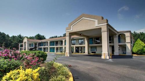 Roanoke Hotel | Key West Inn - Roanoke