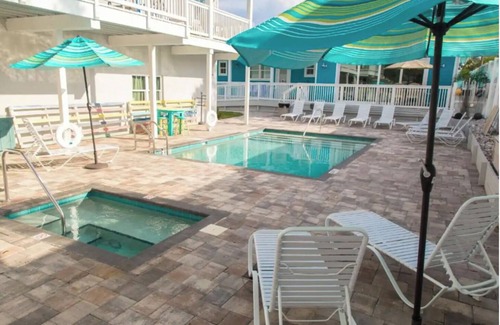 Dunedin Cottage | Key West Style Cottage - with pool/hot-tub