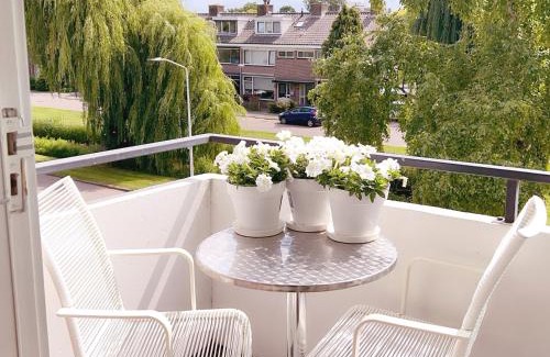 Leiden Apartment | KeyCityApt Near Amsterdam Two Miles To City Centre Breakfast Included