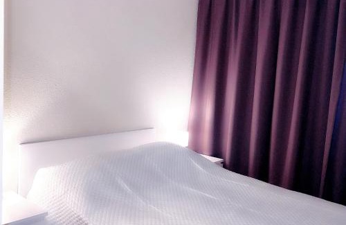 Leiden Apartment | KeyCityApt Near Amsterdam Two Miles To City Centre Breakfast Included