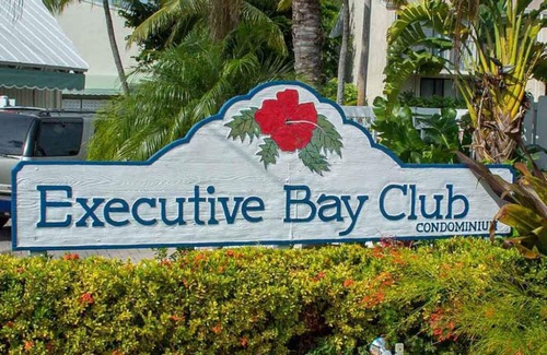 Islamorada House | Keys Getaway – 2 Bikes, Heated Pool, Small Beach & Sunset Dock Views