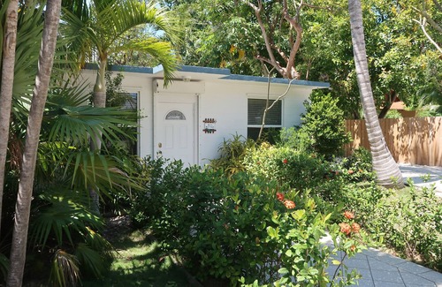 Islamorada Villa | Keys Kottage: Bayside villa W/free onsite boat ramp marina & trailer parking.
