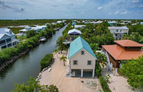 Breezeswept Beach Estates House | Keys On Jamaica: 3BR Waterfront Home, Large Corner Lot on Ramrod Key, Convenient to Atlantic & Gulf!