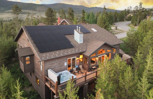 Summit Cove House | Keystone Large Family Home - Amazing Views, Rustic Charm - Hot Tub, Game Room