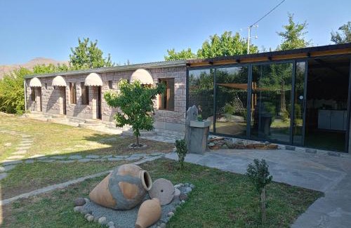 Yeghegnadzor House | Khachatryan's Guest House