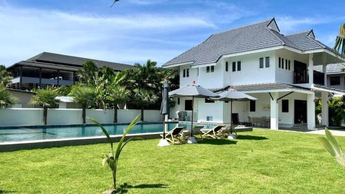Khuekkhak Apartment | Khaolak Home - Large 16 Meters Lap Swimming Pool with 500Mbps private WIFI