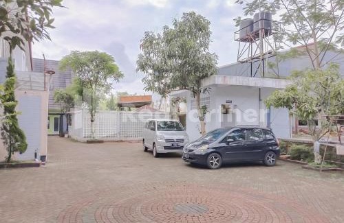 Tasikmalaya Hotel | Khayrizsan Guest House Mitra RedDoorz