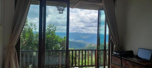 Phan Bed & Breakfast | KHIRI HOUSE &Café Farm ดอยช้างเชียงรายที่พักอาข่าเรียวกังสไตล์กลางหมู่บ้านดอยช้าง