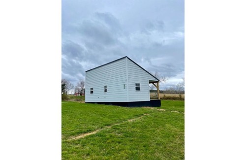 Carbon Hill House | Khyla-NEW tiny home with shared fishing pond