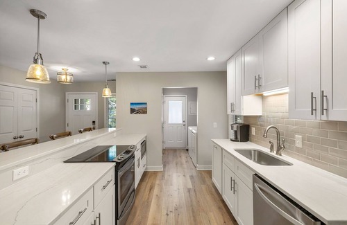 West Beach Cottage | Kiawah Island - West Beach - Greenslake Cottages - Bathrooms remodeled in 2025