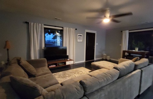 Prosser House | Kick back and relax in this warm and inviting clasic/modern atmosphere.