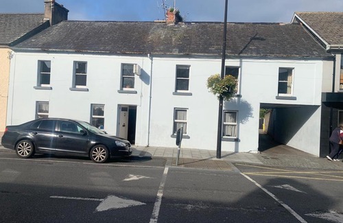 Carrick-on-Suir Hostel | Kickham Street Accomodation