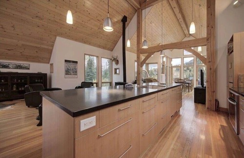 Golden Ski Chalet | Kicking Horse Gem-Best Views on the Mountain