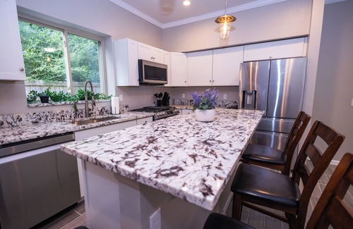 Pittsburgh House | Kids Centered House - Free Parking, Wifi, Fully Functional Kitchen.