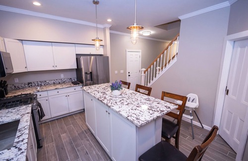 Pittsburgh House | Kids Centered House - Free Parking, Wifi, Fully Functional Kitchen.