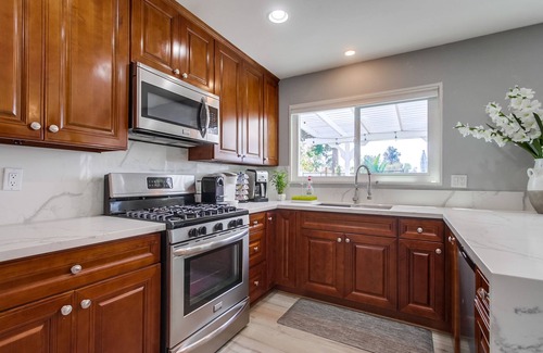 Clairemont House | Kids paradise, FENCED HEATED POOL⭐️TOYS SPAJacuzzi SPLASH PAD plus cebtral AC