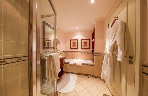 Kigali Hotel | Kigali Serena Hotel