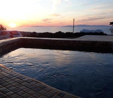 Finikia Apartment | Kiklamino Sunset Studios