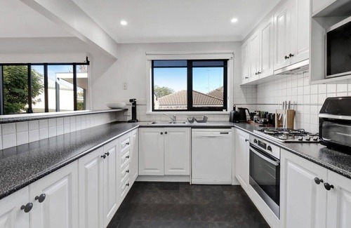 Geelong House | Kilgour Resort in Geelong CBD