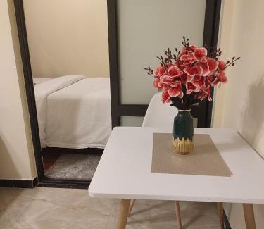 Kilimani Apartment | Kilimani superb one and half bedroom near YAYA CENTRE with NETFLIX