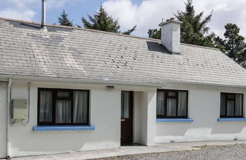 Tully Cottage | KILLARY BAY VIEW HOUSE, family friendly in Tully, County Galway
