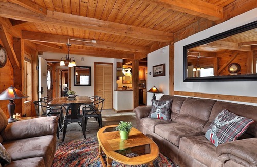 Killington Cabin | Killington Cabin: Right Unit - Sleeps 10 in 4 BR, 2 BA Cozy Escape