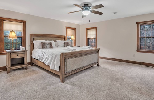 East Haven  Rutland County Cabin | Killington Cabin with Hot Tub and Ultimate Game Room