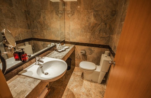 Palmerah Hotel | Kimaya Slipi Jakarta By Harris