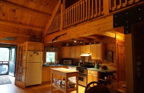 Northeast Somerset Cabin | Kineo Escape - NEW for 2023 -Whole house generator and FAST Starlink internet!