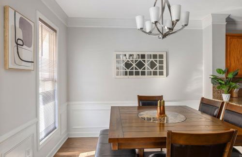 Charlotte House | King and Queen Beds with a Gourmet Kitchen
