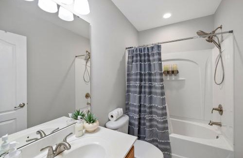 Charlotte House | King and Queen Beds with a Gourmet Kitchen