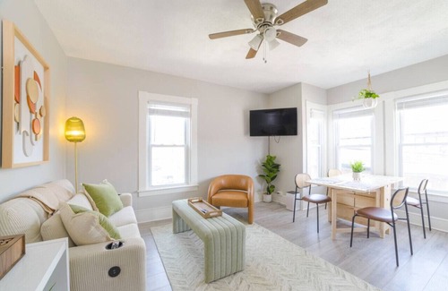 Portsmouth Apartment | King Bed | Downtown Suite | Port City Stays
