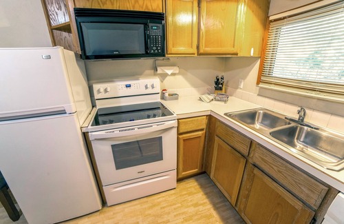 Estes Park Cabin | King Bed Duplex Cabin with Personal Hot Tub on Oversized Deck