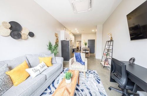 Downtown Cincinnati Apartment | King Bed, Free Parking, Near Stadium