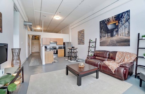 Otterbien Home Apartment | King Bed, Gym, Bike trail, Brewery on site!