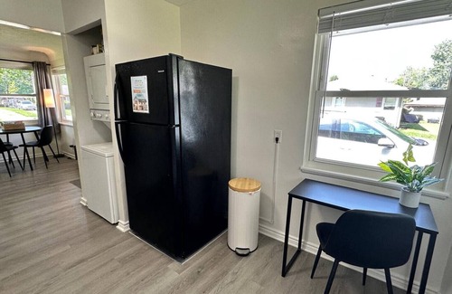 Berea House | KING bed, Pet Friendly, Modern Retreat, CLE-BW