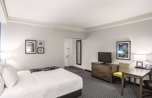 Ahwatukee Foothills Hotel | King Bed Room at La Quinta Inn & Suites, Pet-Friendly, Near Phoenix Zoo