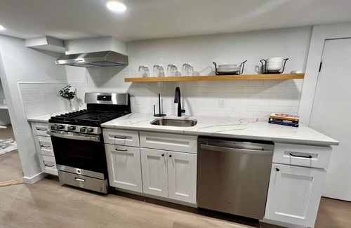 The Heights Apartment | King bed, W/D, Patio, Self Check in, Steps to NYC, Brand New!
