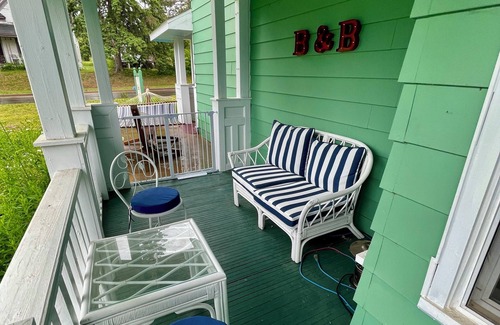 Bayfield Bed & Breakfast | King bed with private bath in renovated historic bed & breakfast. Wifi available