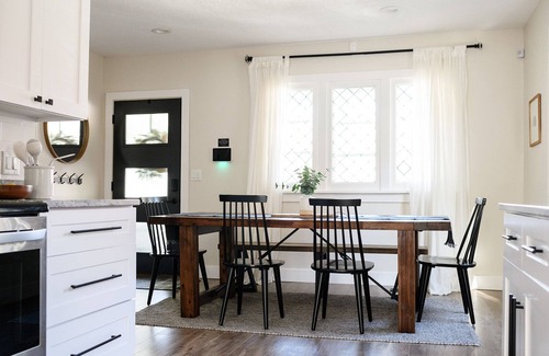 Midway House | King beds, central location, entire house. Perfect for family gathering!