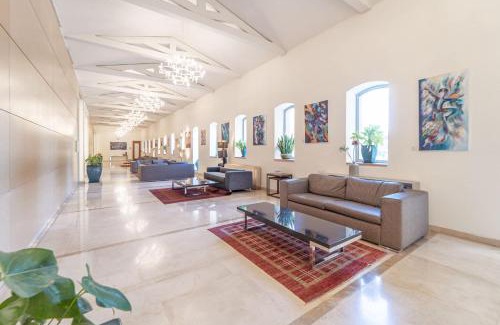 Jerusalem City Centre House | King David Residence Luxury 4 BD/Pool/Gym/Parking