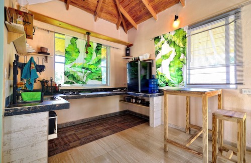 ProCab Apartment | King Loft up to 3 people, close to center. Boutique Hotel.Kite School and trips.