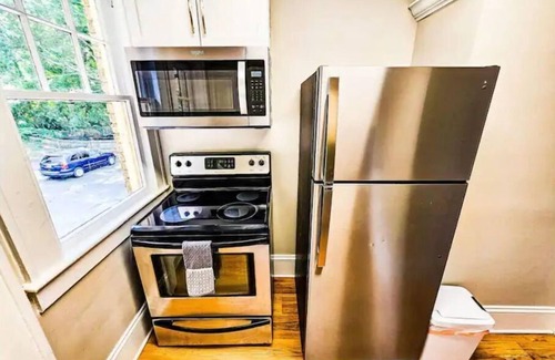 Dilworth Apartment | King of Park!