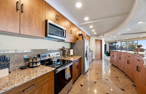 Cheyenne Canyon Apartment | King of the mountain sleeps 12 Luxe property