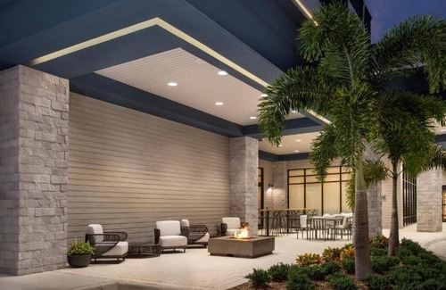 Orlando Apartment | King Room Near Bank of America ORL